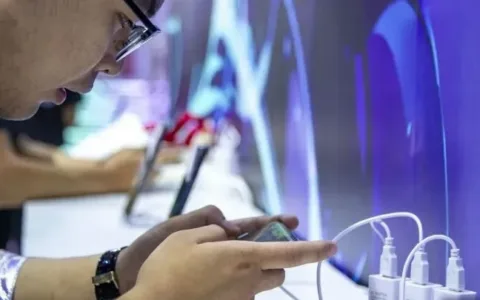 《完蛋！》游戏爆火背后：短剧上演新暴富故事