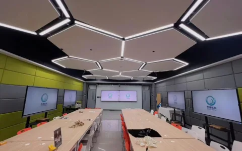 为超过2000名学生提供创意启发和参考，亚马逊云科技携手伊克罗德信息帮助昱德信息以 AI 赋能艺术教学