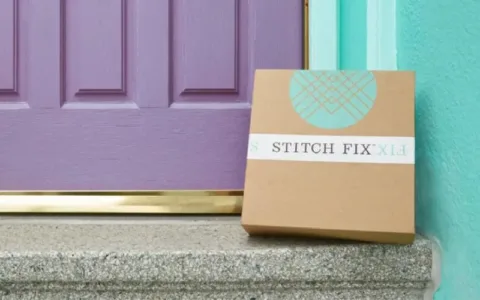 “懒时尚”鼻祖：Stitch Fix靠“衣服盲盒”一年销售超百亿