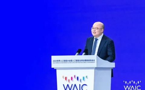 闫俊杰：每个人的AI，Everyone’s AI