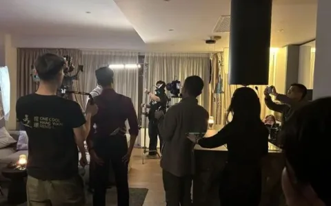 短剧出海爆火：北美 "横店" 崛起，40 + 女性成主力受众，文化差异成最大难题？