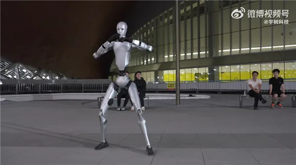 宇树发布仿生人形机器人
