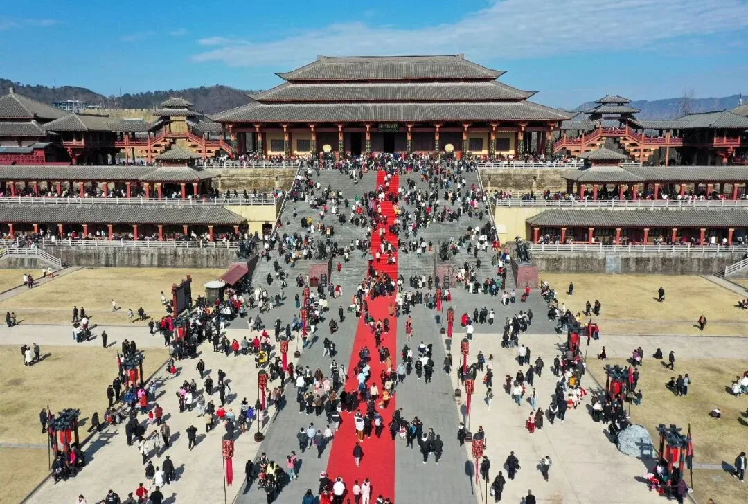 短剧“砍人”，“霸总”也快付不起房租